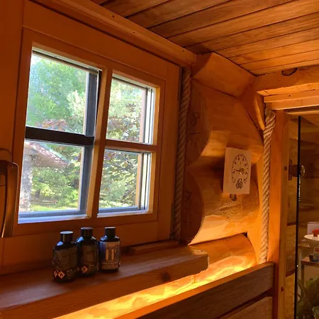 Russet&rowanberry - Rowanberry Retreat Kriilevälja