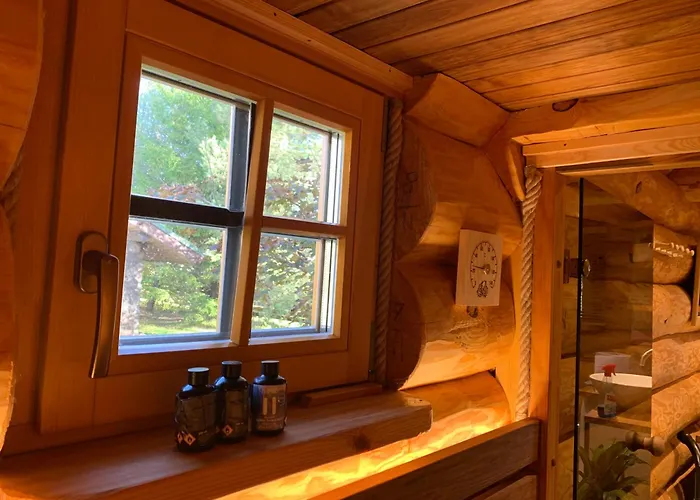 Russet & Rowanberry - Rowanberry Retreat Kriilevälja